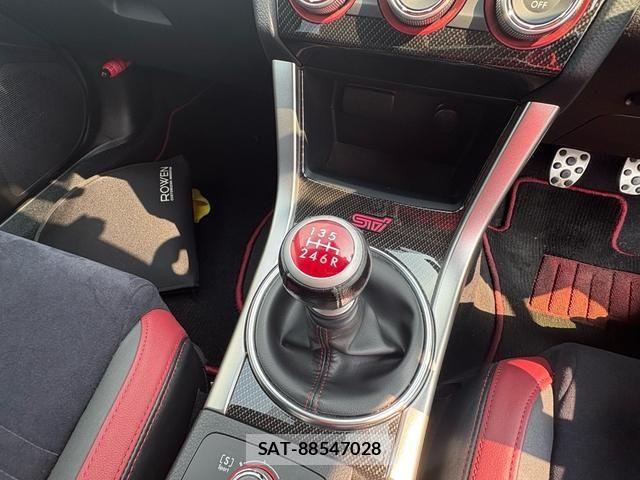 Subaru WRX STI 2017-01 8486309-19
