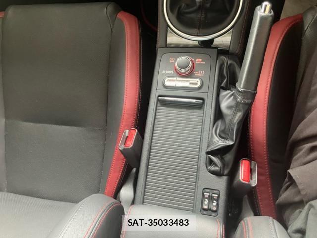 Subaru WRX STI 2017-10 8686973-25