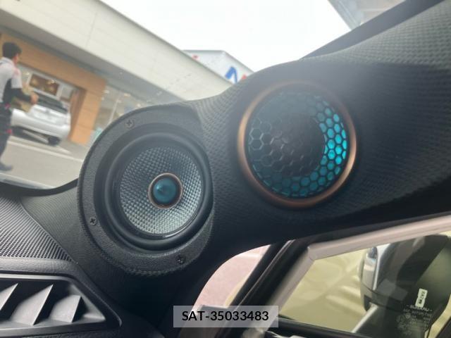 Subaru WRX STI 2017-10 8686973-8