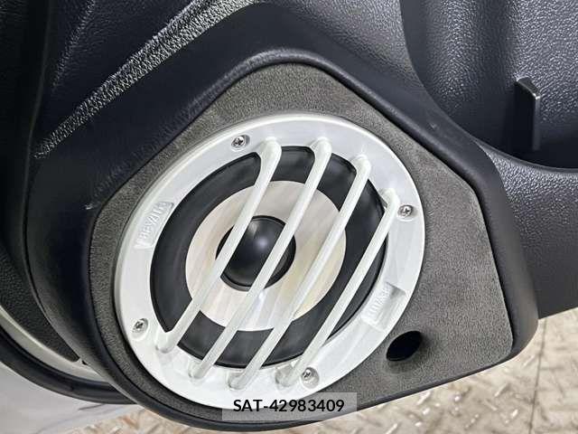 Subaru WRX STI 2017-04 8686974-9