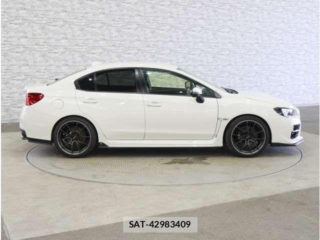 Subaru WRX STI 2017-04 8686974-13