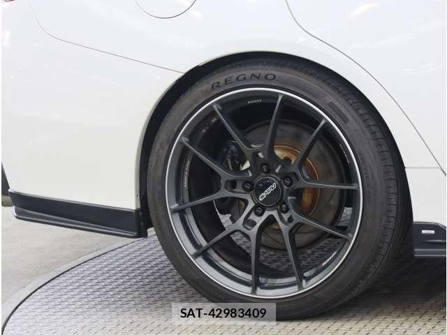 Subaru WRX STI 2017-04 8686974-7