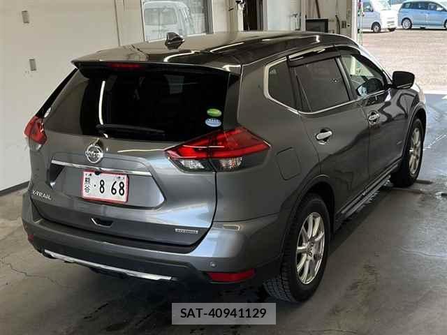 Nissan X-TRAIL 2018-01 1076927-3