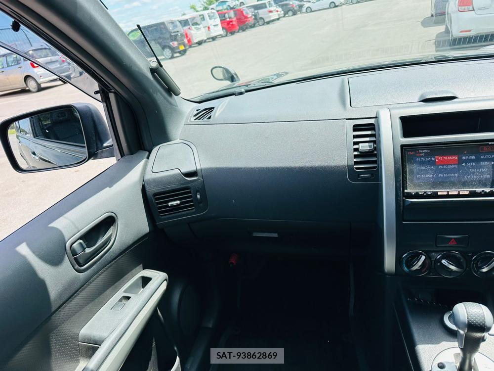 Nissan X-TRAIL 2013 6962835-17