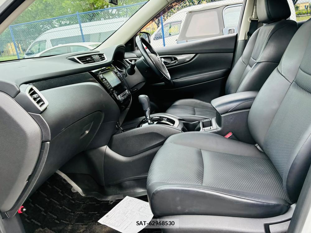 Nissan X-TRAIL 2015-08 7343636-10