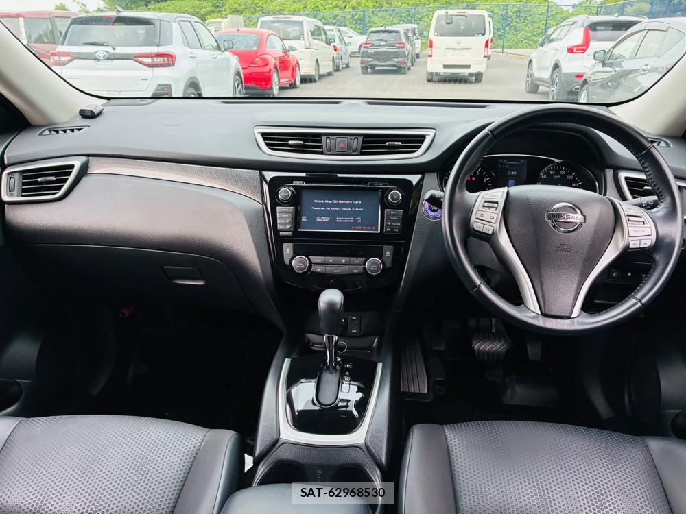Nissan X-TRAIL 2015-08 7343636-12