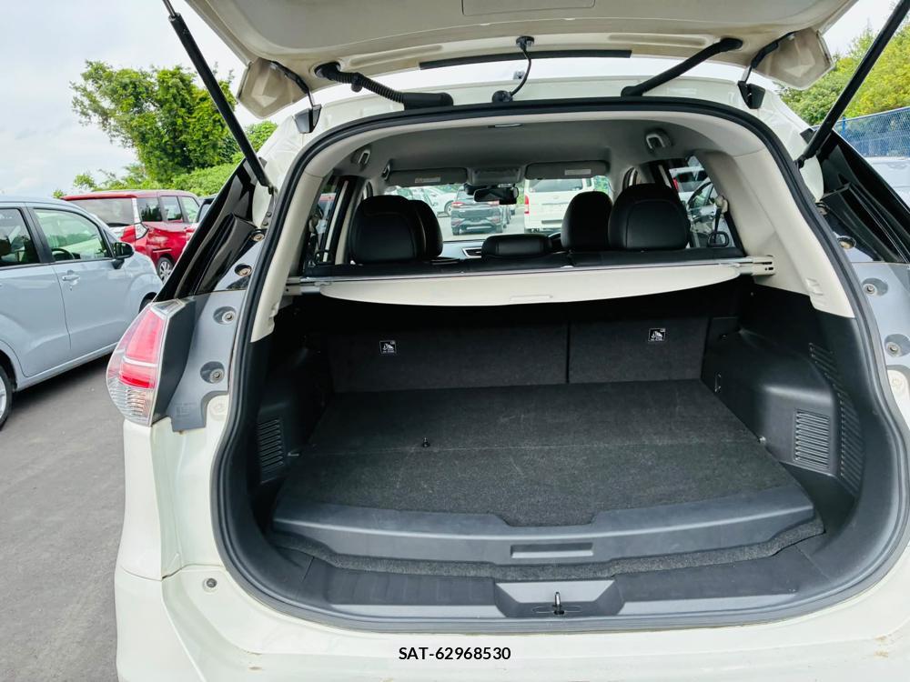 Nissan X-TRAIL 2015-08 7343636-25