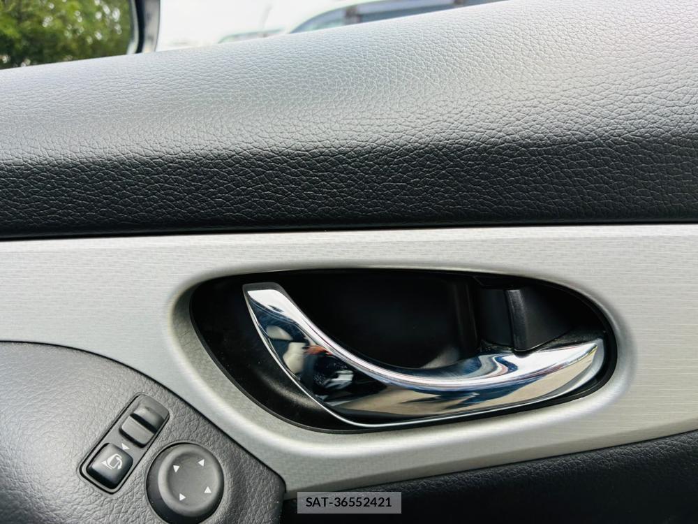 Nissan X-TRAIL 2015-09 8029559-19