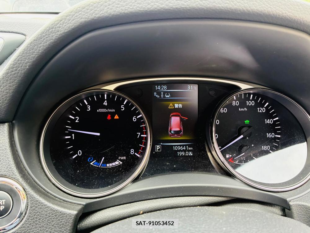 Nissan X-TRAIL 2015-06 7974302-15