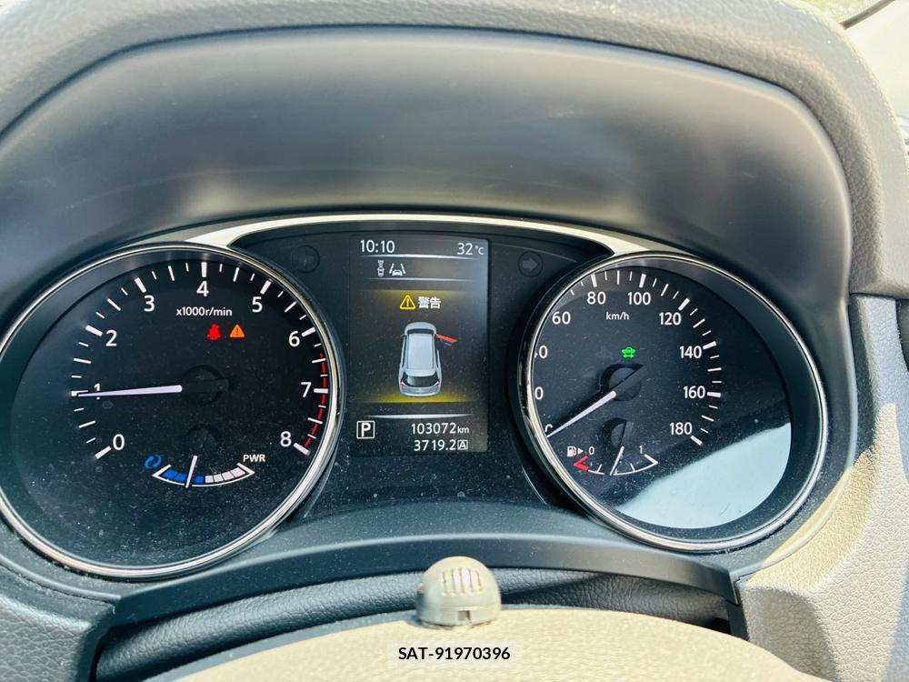 Nissan X-TRAIL 2015-05 7640402-15