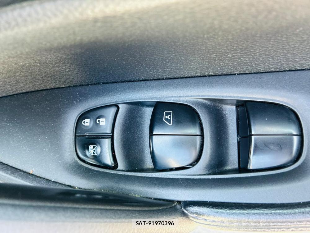 Nissan X-TRAIL 2015-05 7640402-21