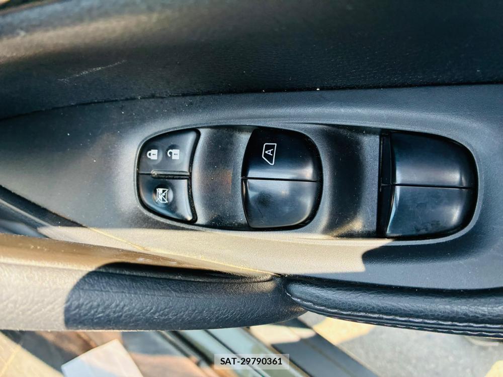 Nissan X-TRAIL 2015-06 7919343-20