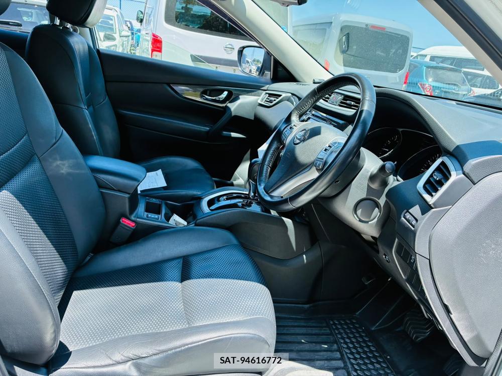 Nissan X-TRAIL 2015-07 8111258-11