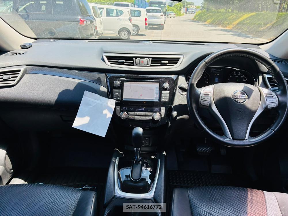 Nissan X-TRAIL 2015-07 8111258-12