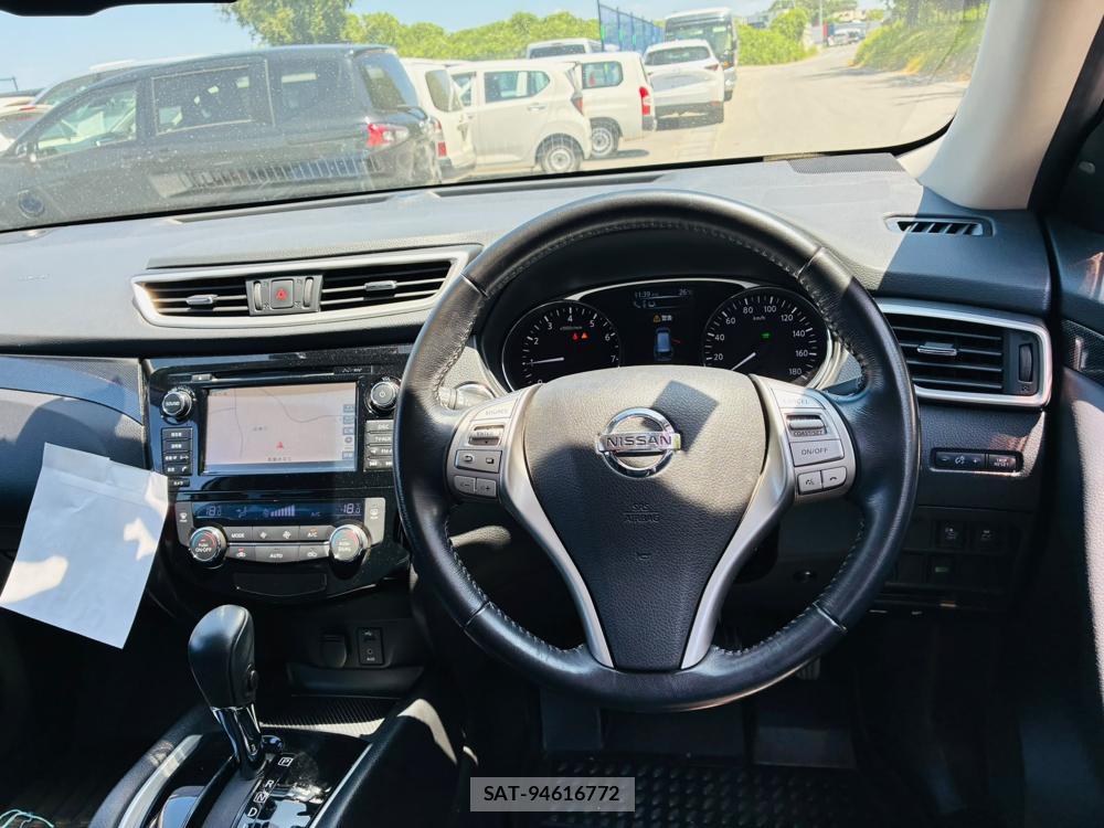 Nissan X-TRAIL 2015-07 8111258-13