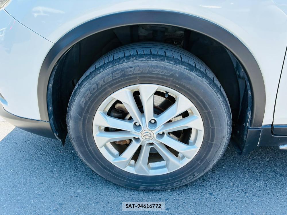 Nissan X-TRAIL 2015-07 8111258-28