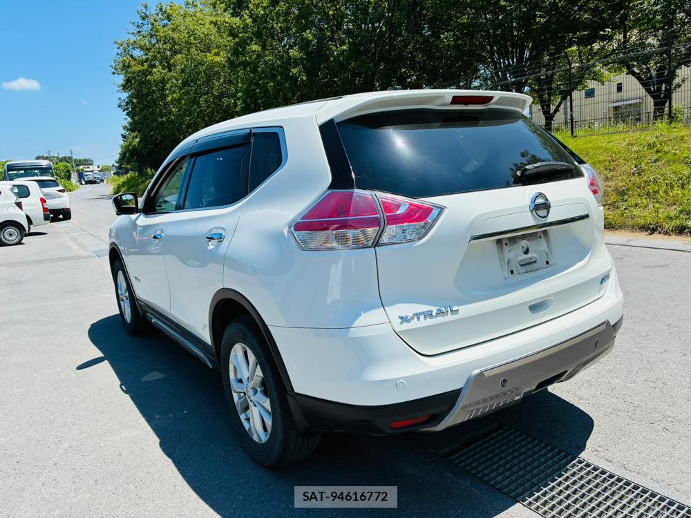 Nissan X-TRAIL 2015-07 8111258-2