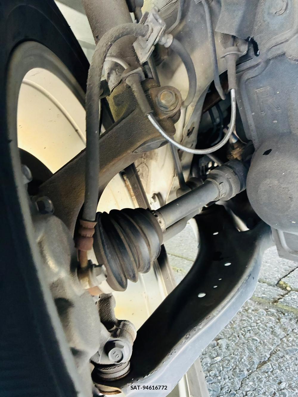Nissan X-TRAIL 2015-07 8111258-32