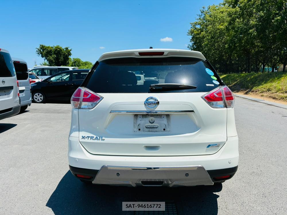 Nissan X-TRAIL 2015-07 8111258-3