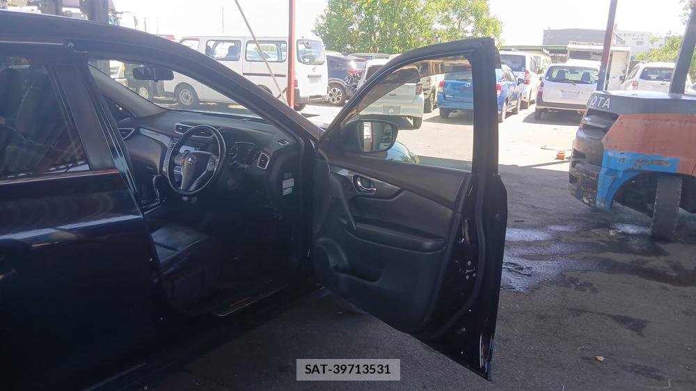Nissan X-TRAIL 2016-02 7610985-11