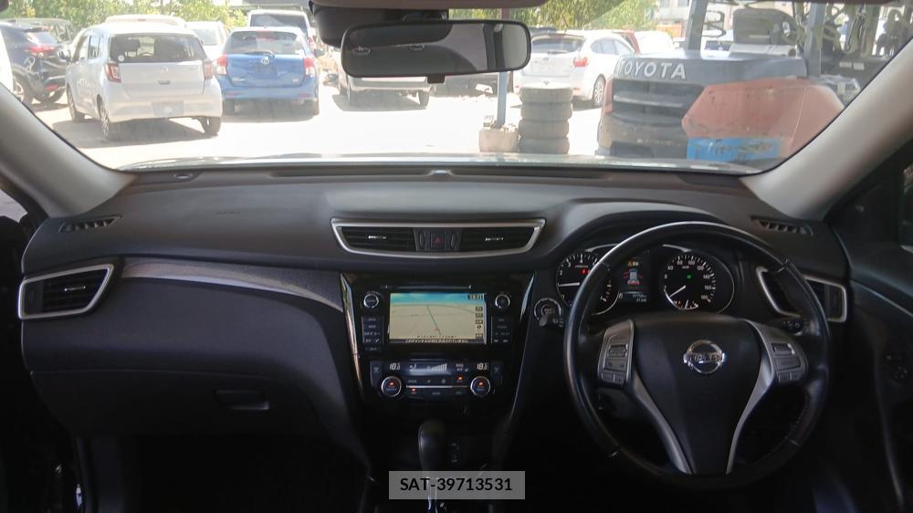 Nissan X-TRAIL 2016-02 7610985-12