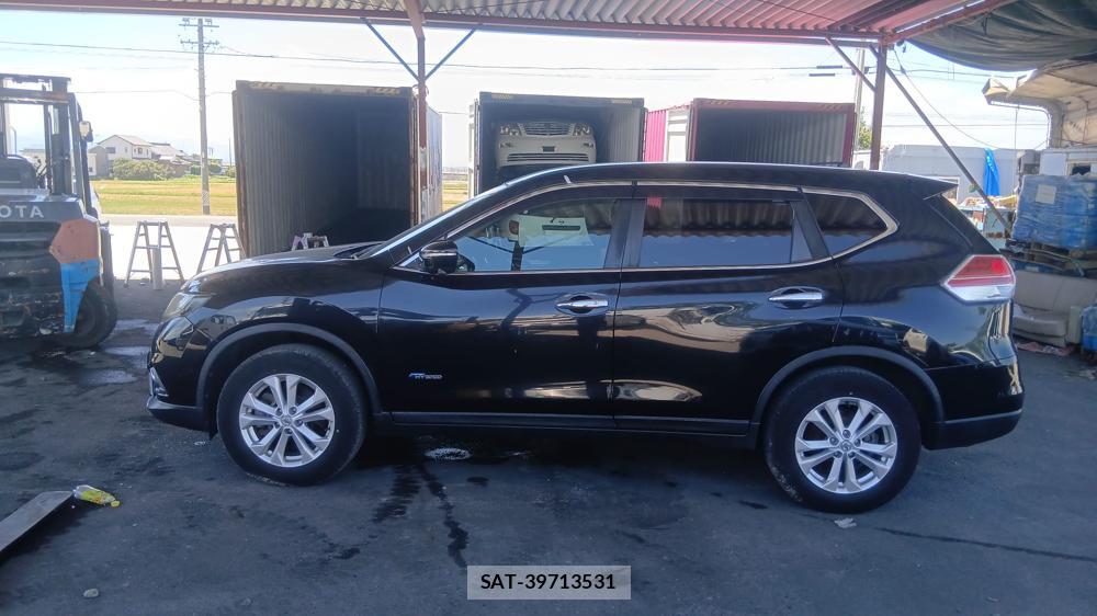 Nissan X-TRAIL 2016-02 7610985-1