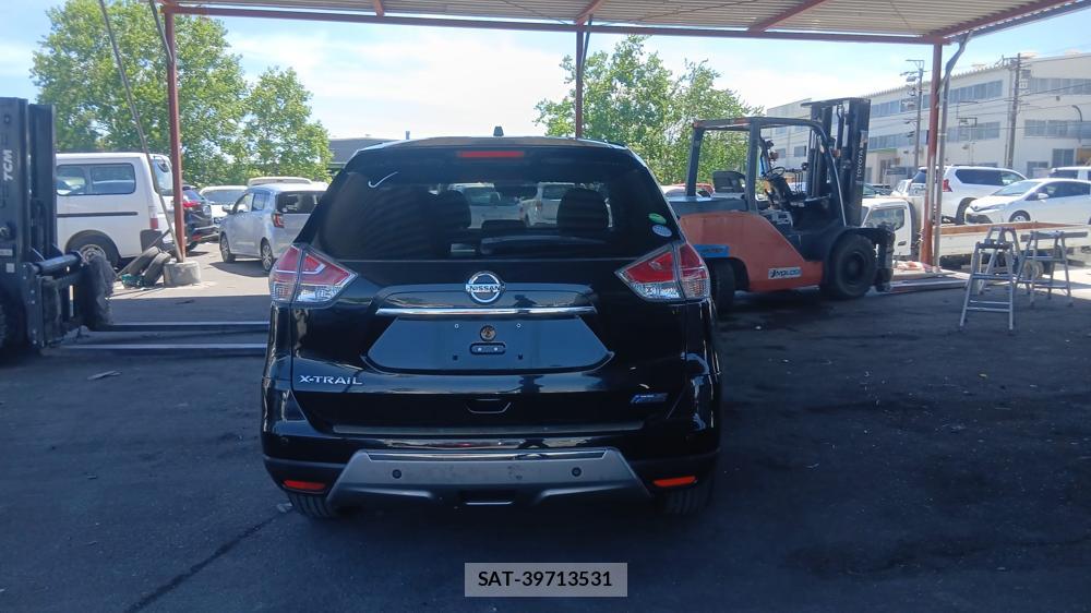 Nissan X-TRAIL 2016-02 7610985-3