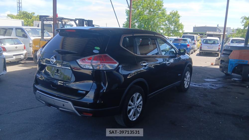 Nissan X-TRAIL 2016-02 7610985-4