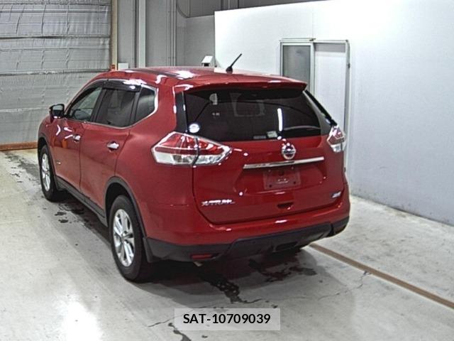Nissan X-TRAIL 2016-05 8330023-1