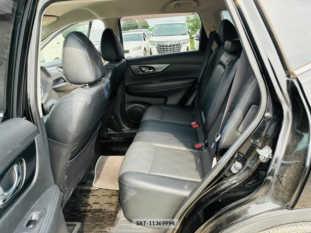 Nissan X-TRAIL 2015-08 8300321-9