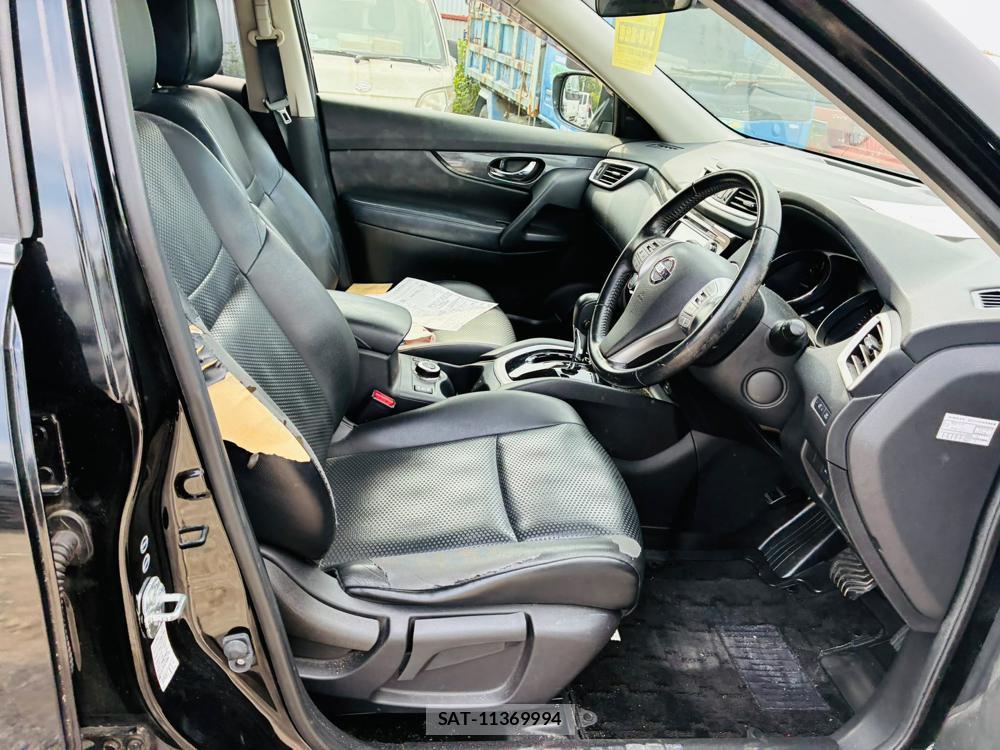 Nissan X-TRAIL 2015-08 8300321-11