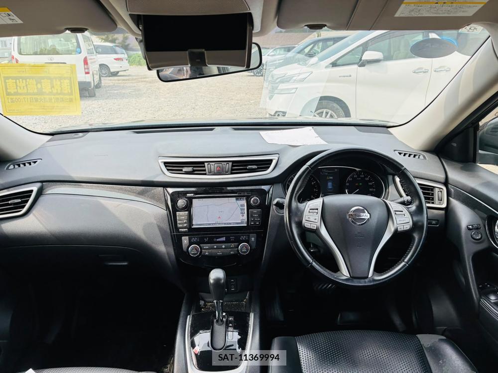 Nissan X-TRAIL 2015-08 8300321-12