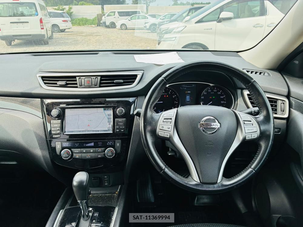 Nissan X-TRAIL 2015-08 8300321-13