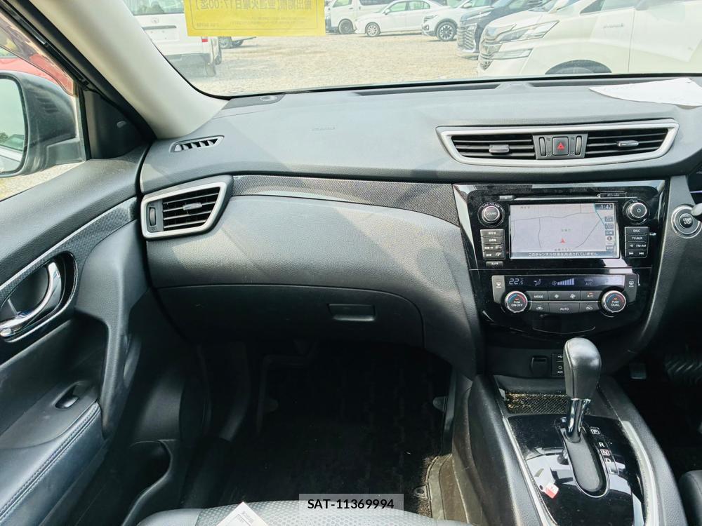 Nissan X-TRAIL 2015-08 8300321-16