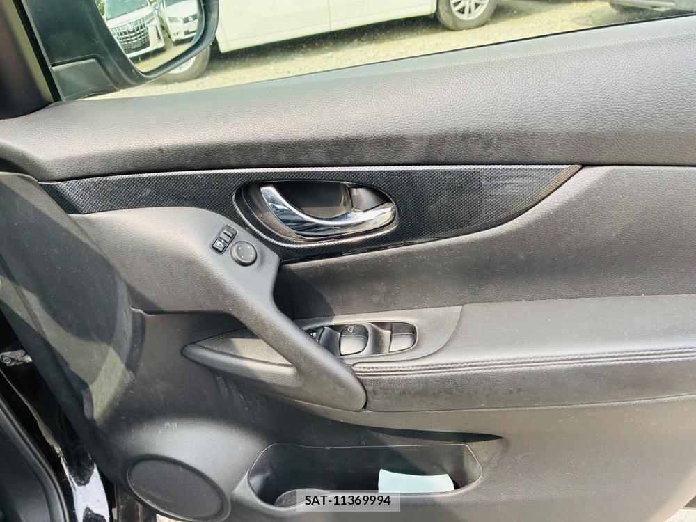 Nissan X-TRAIL 2015-08 8300321-21