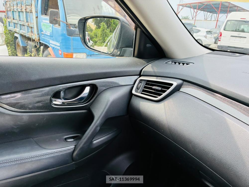 Nissan X-TRAIL 2015-08 8300321-22