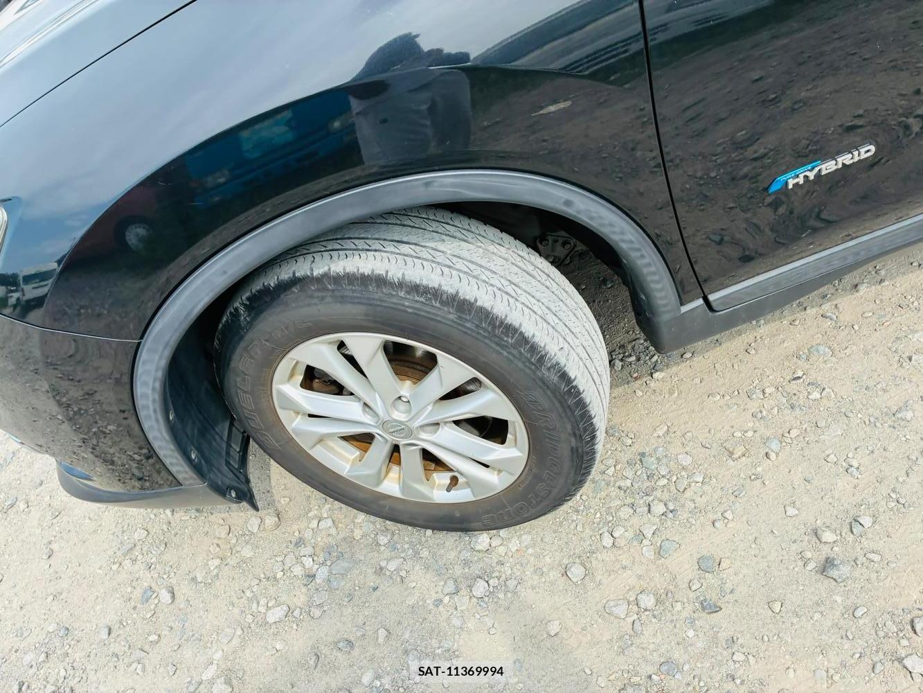 Nissan X-TRAIL 2015-08 8300321-30