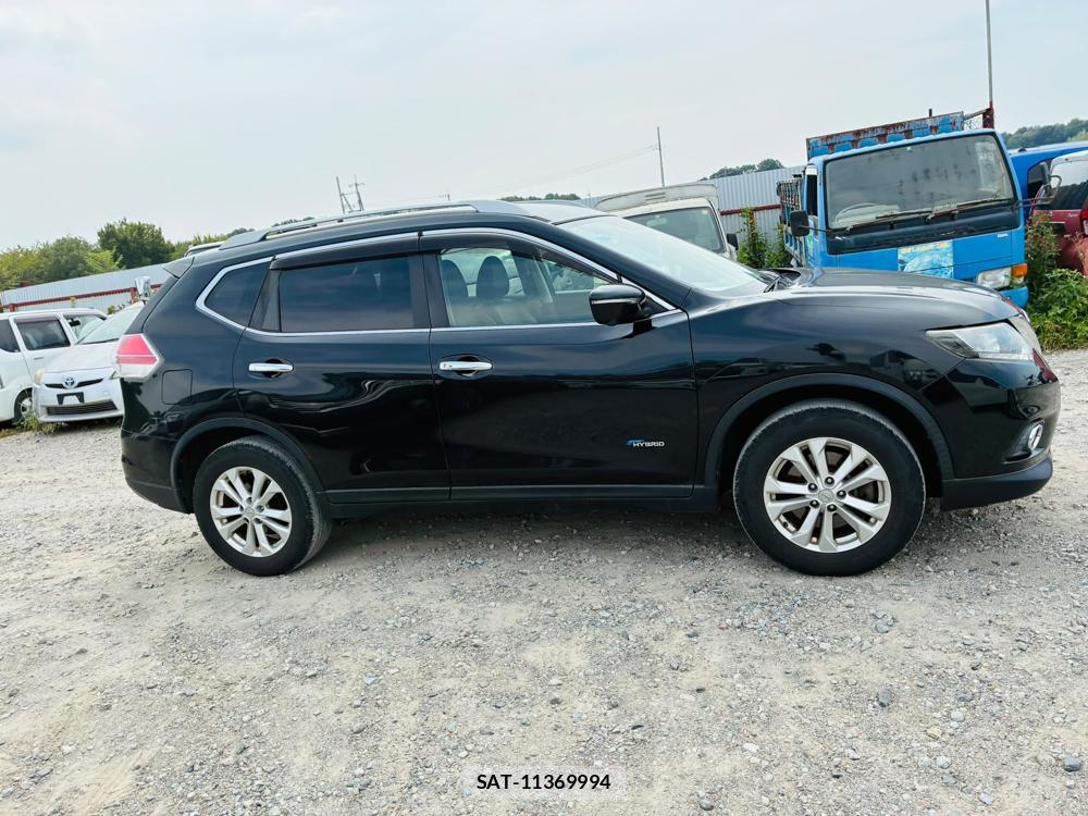 Nissan X-TRAIL 2015-08 8300321-5