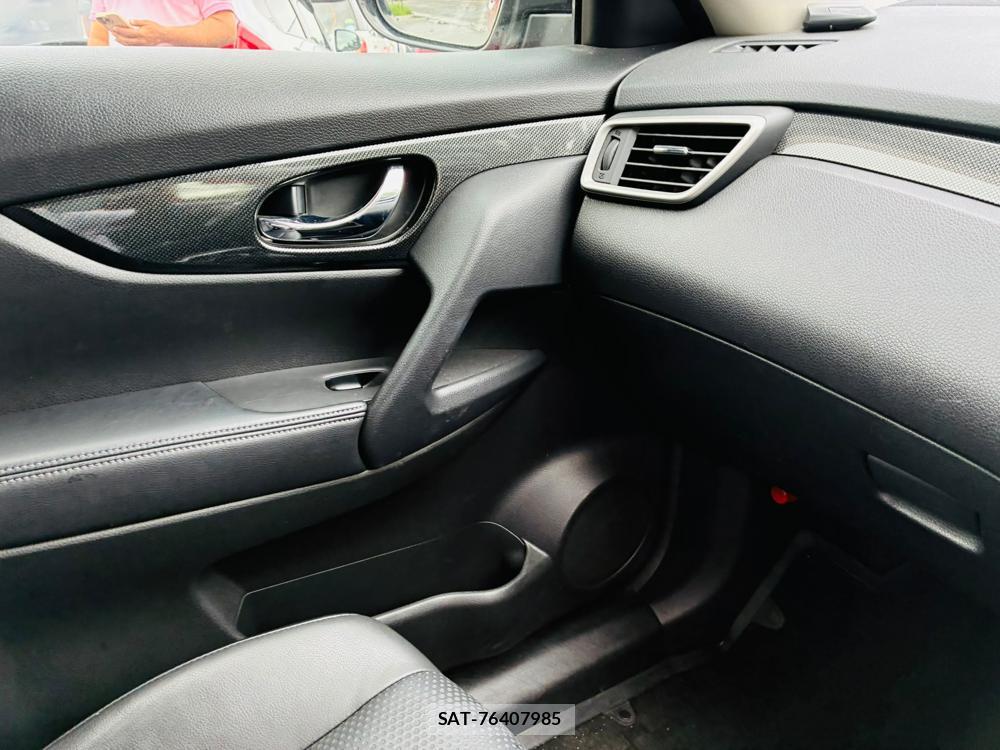 Nissan X-TRAIL 2015-09 8558053-24