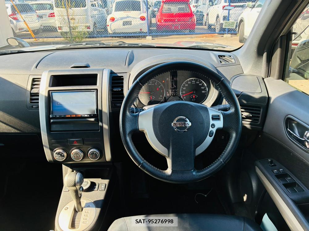 Nissan X-TRAIL 2013-07 8858418-13