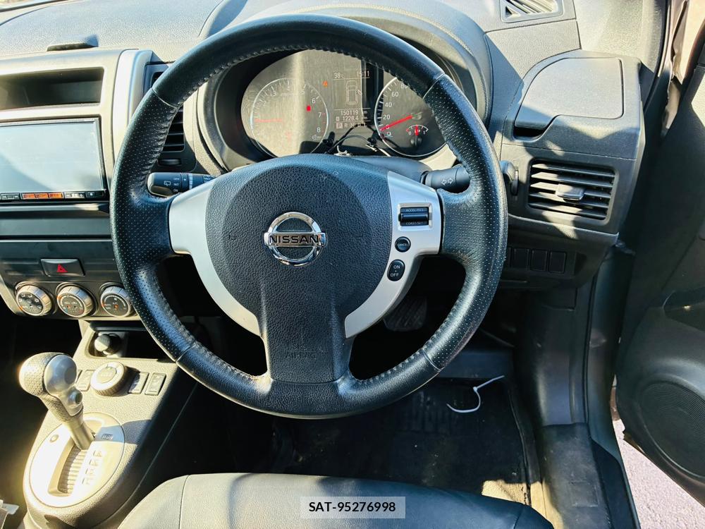Nissan X-TRAIL 2013-07 8858418-14