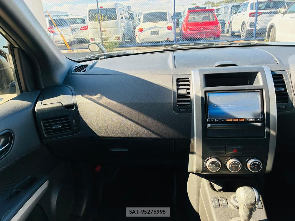 Nissan X-TRAIL 2013-07 8858418-17