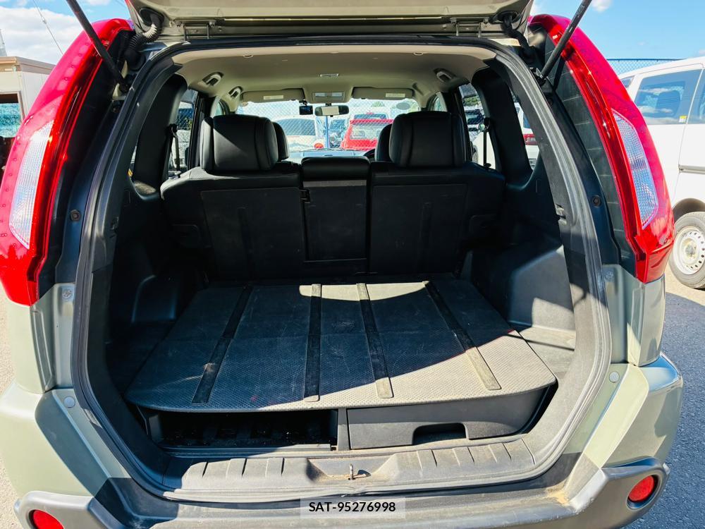 Nissan X-TRAIL 2013-07 8858418-25