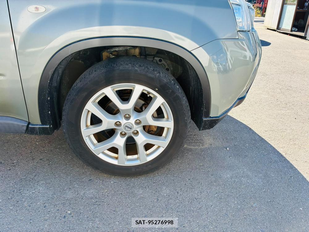Nissan X-TRAIL 2013-07 8858418-28