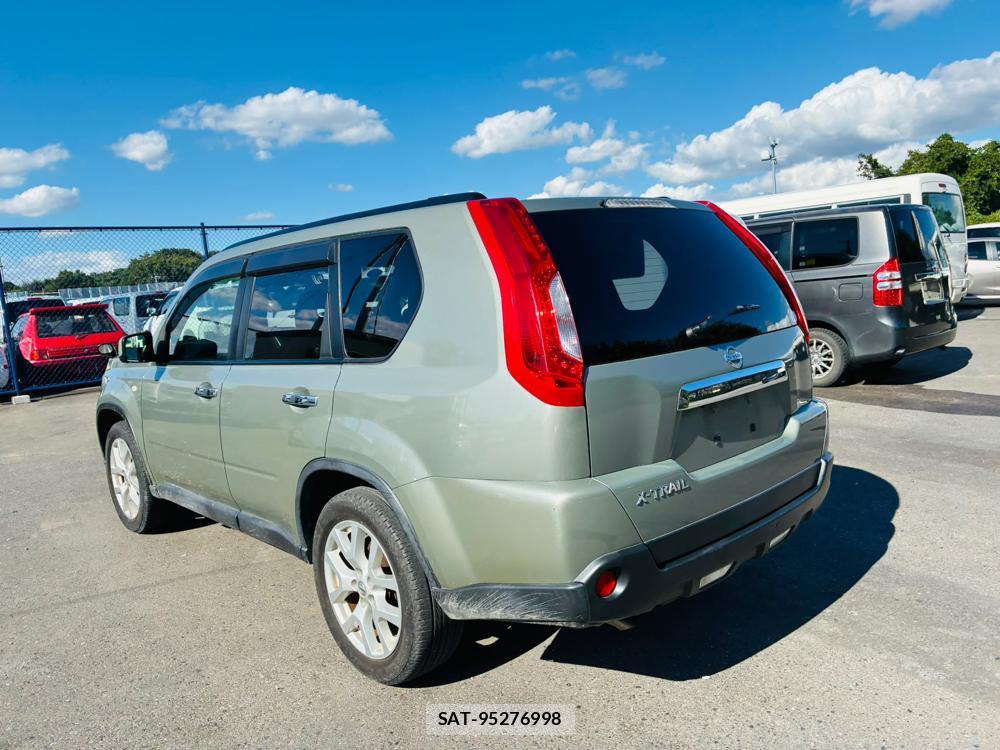 Nissan X-TRAIL 2013-07 8858418-2