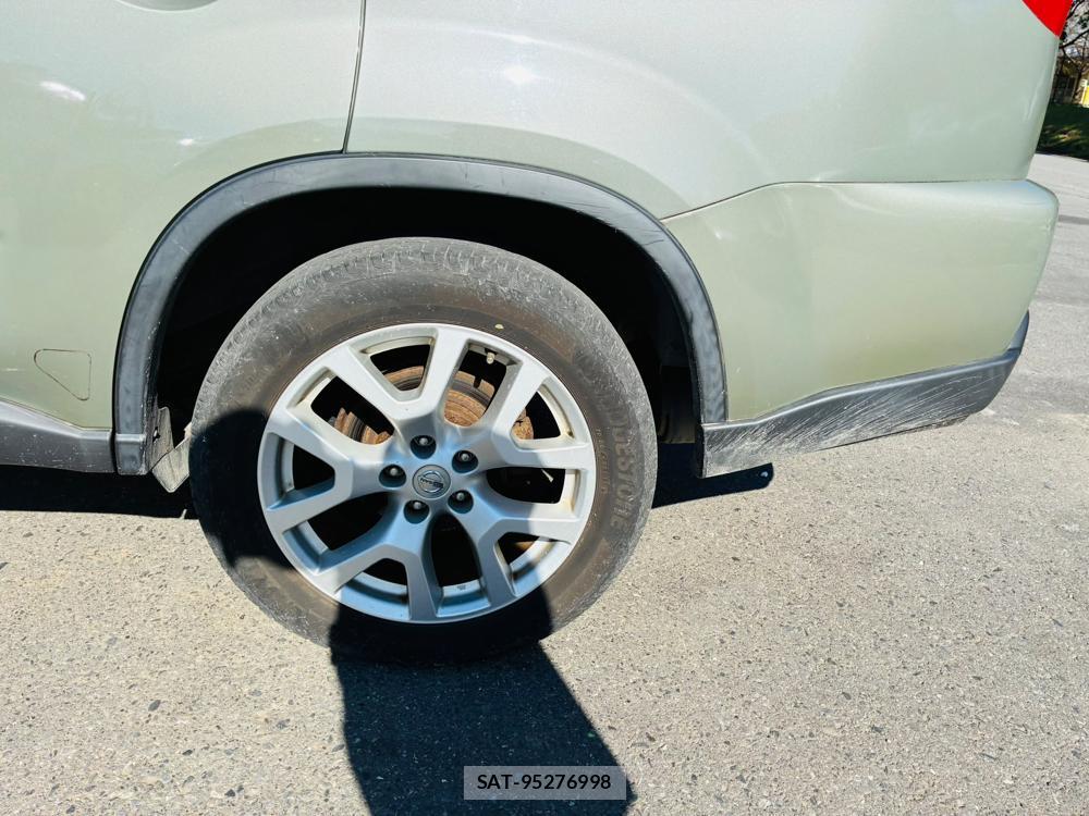 Nissan X-TRAIL 2013-07 8858418-30