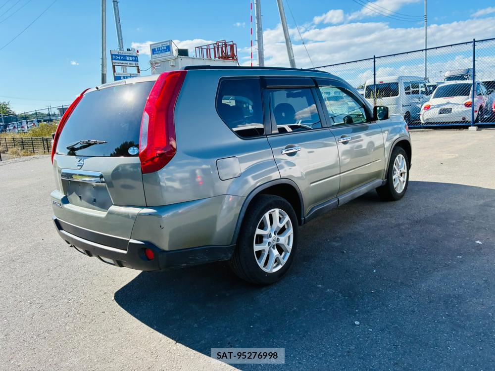 Nissan X-TRAIL 2013-07 8858418-4