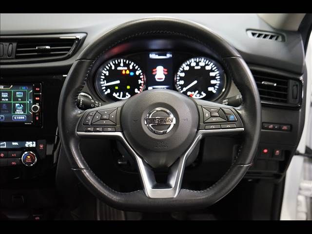 Nissan X-TRAIL 2019-07 486043-9