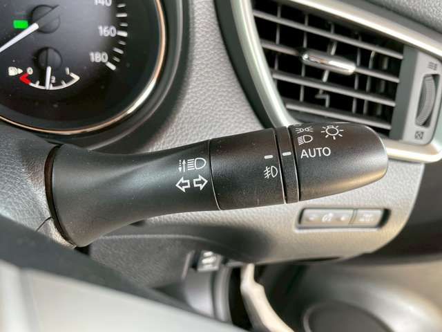Nissan X-TRAIL 2016-06 3688696-12