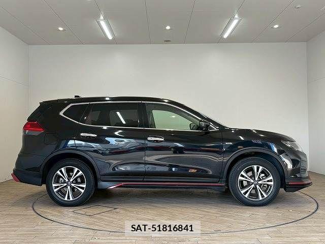 Nissan X-TRAIL 2018-07 4759649-13